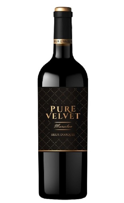 Photographie d'une bouteille de vin rouge Sieurs D Arques Marselan Pure Velvet 2021 D Oc Rge 75cl Crd