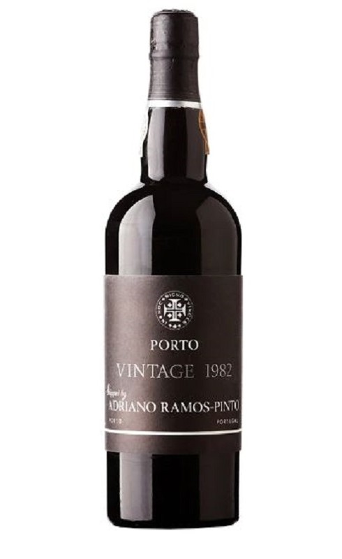 Photographie d'une bouteille de vin rouge Ramos Pinto Vintage 1982 Rge 75cl Crd
